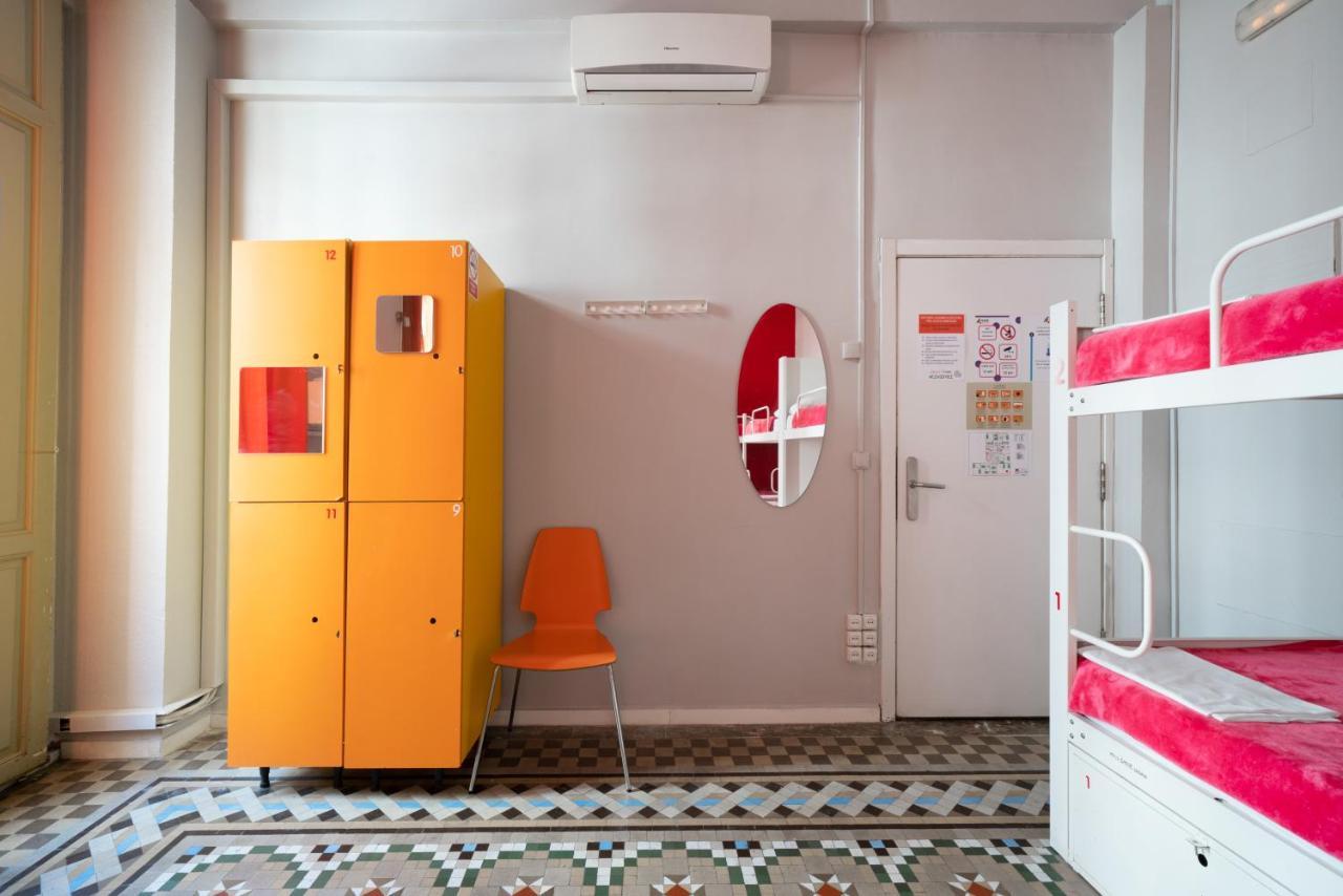 Red Nest Hostel Valencia Luaran gambar