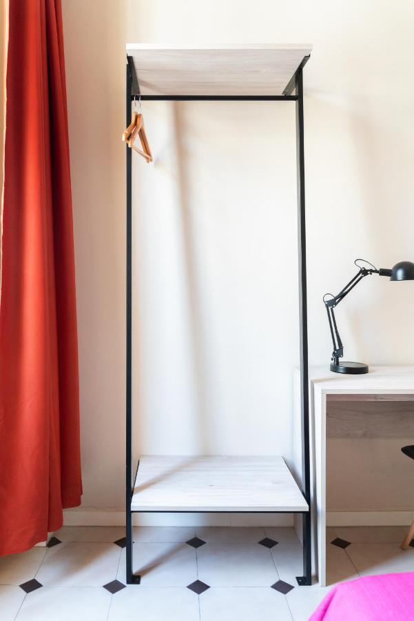 Red Nest Hostel Valencia Luaran gambar