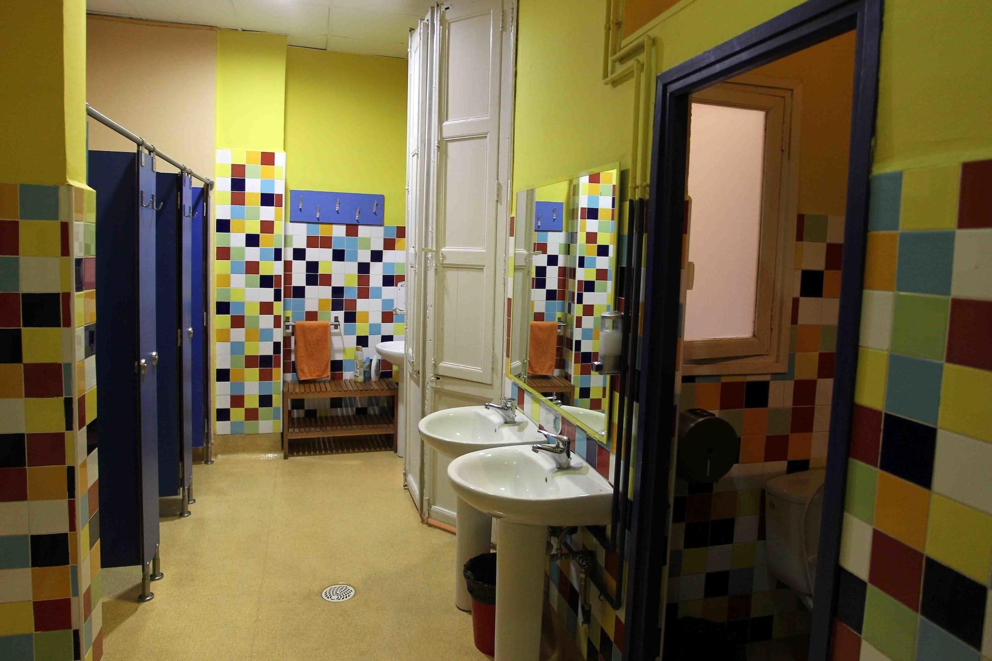 Red Nest Hostel Valencia Luaran gambar