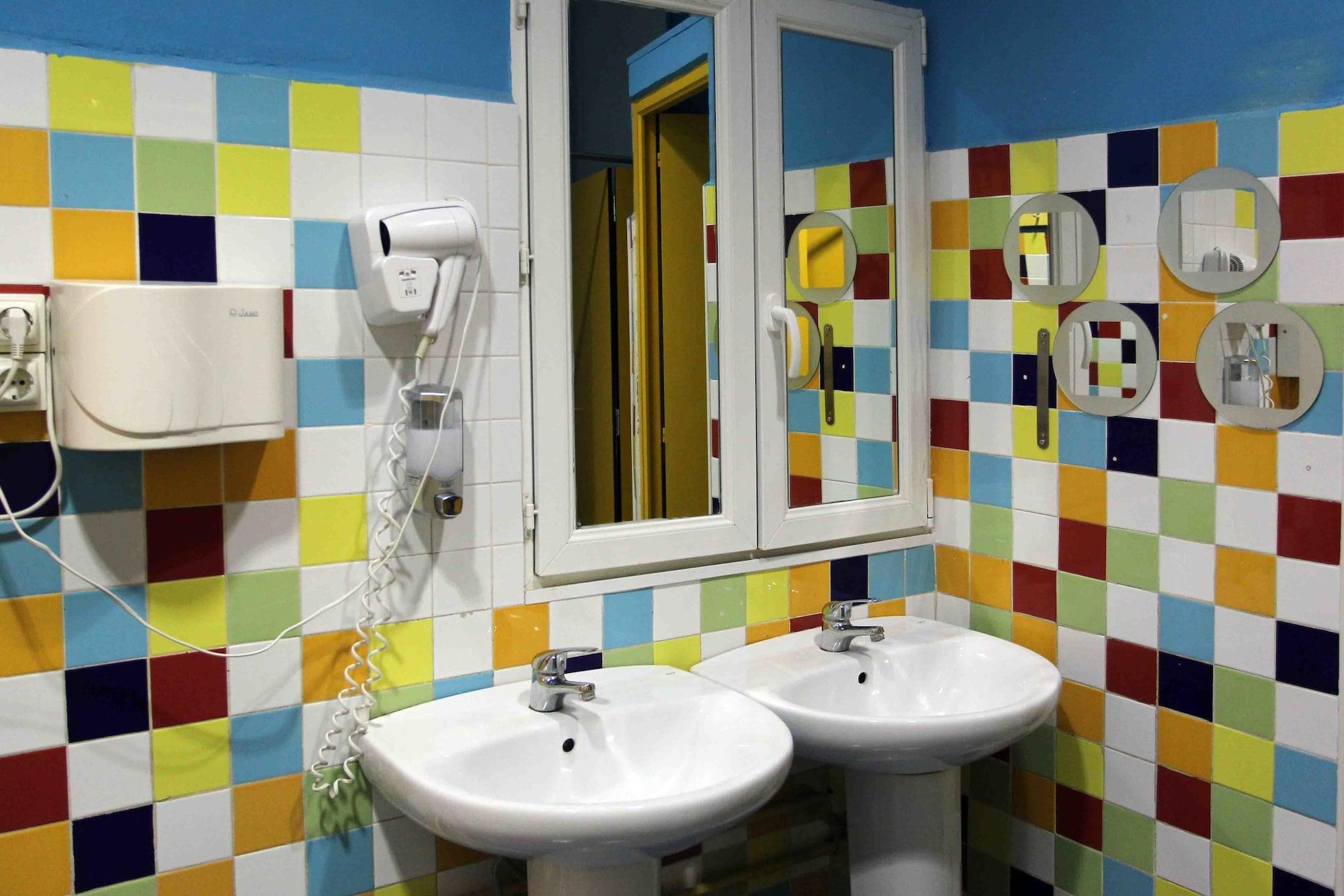 Red Nest Hostel Valencia Luaran gambar