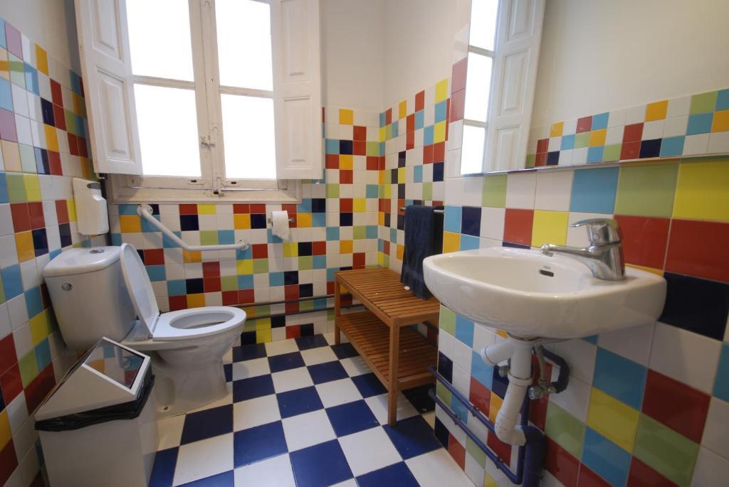 Red Nest Hostel Valencia Luaran gambar