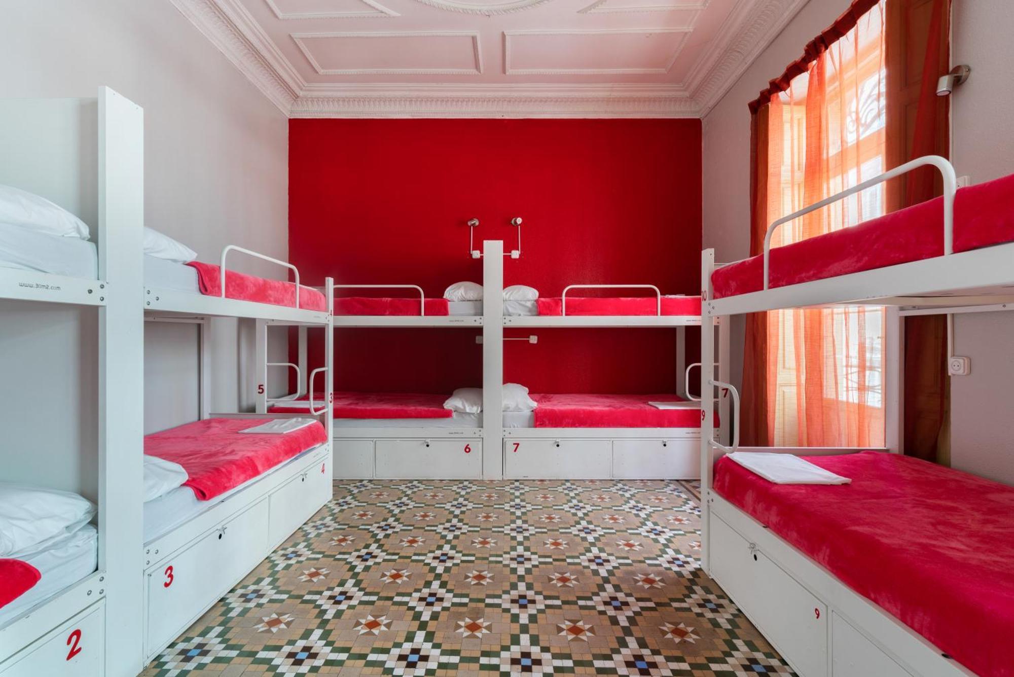 Red Nest Hostel Valencia Luaran gambar