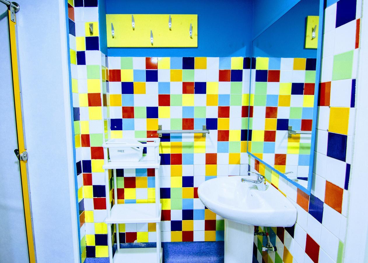 Red Nest Hostel Valencia Luaran gambar