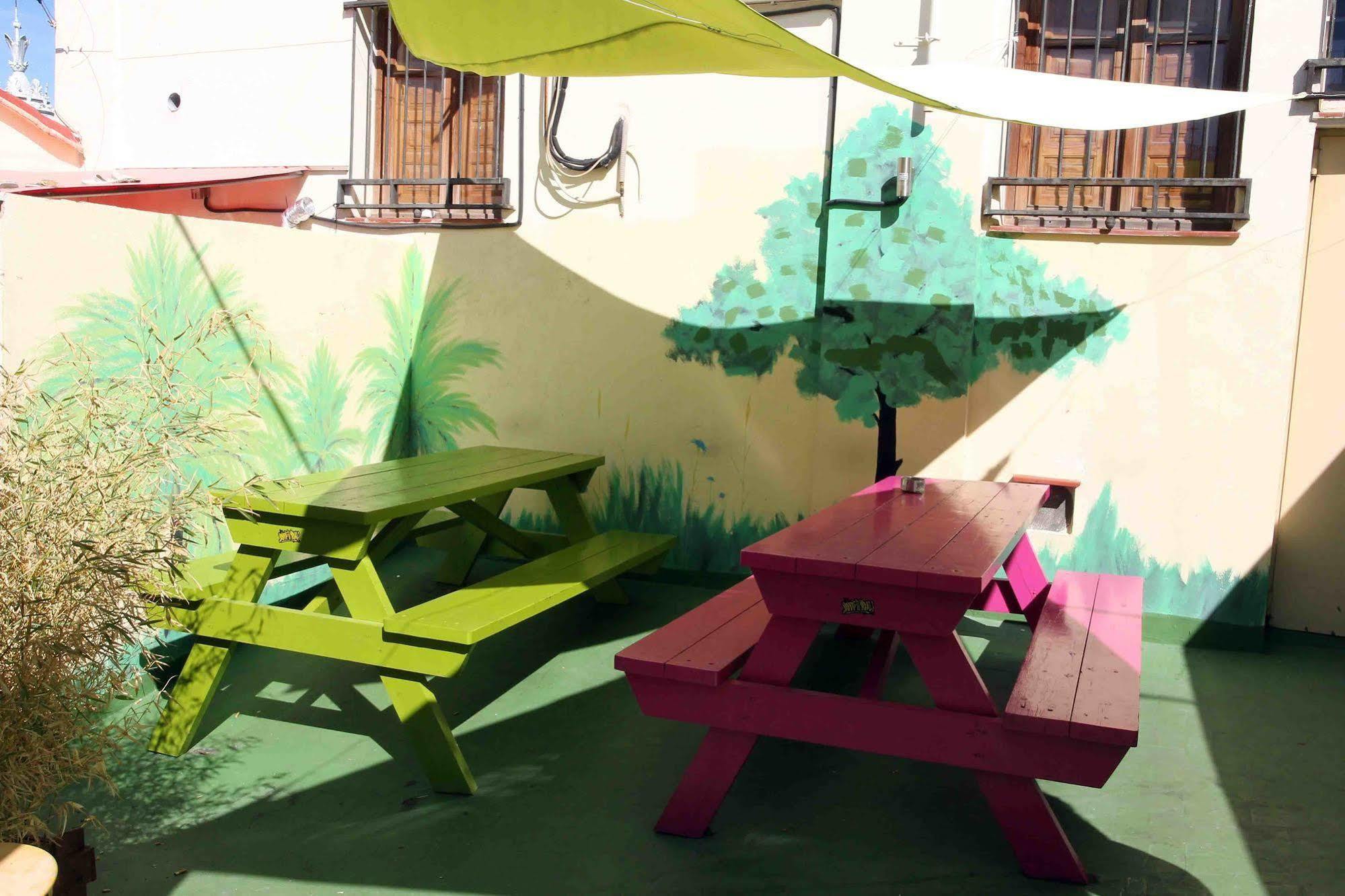 Red Nest Hostel Valencia Luaran gambar