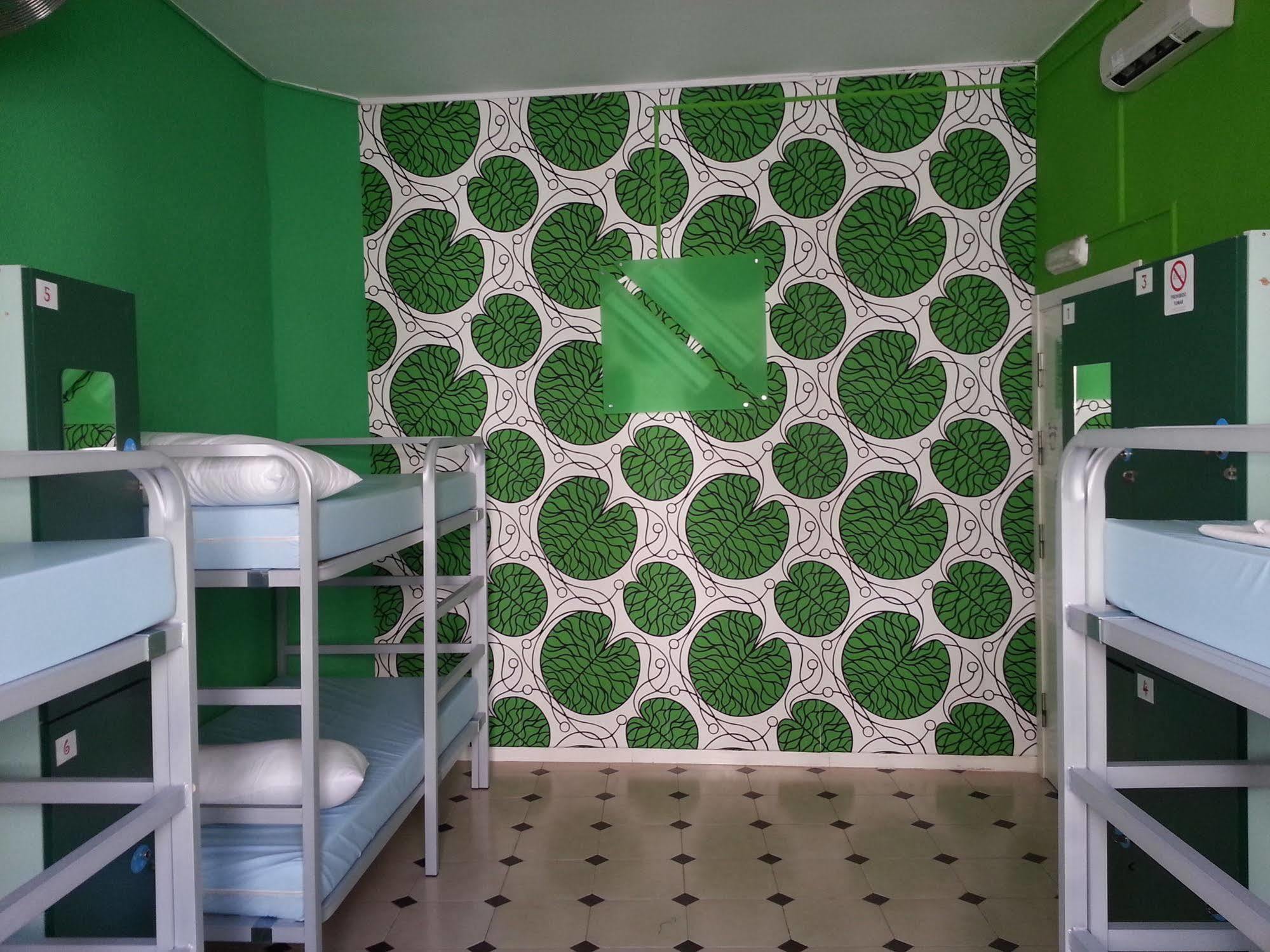 Red Nest Hostel Valencia Luaran gambar