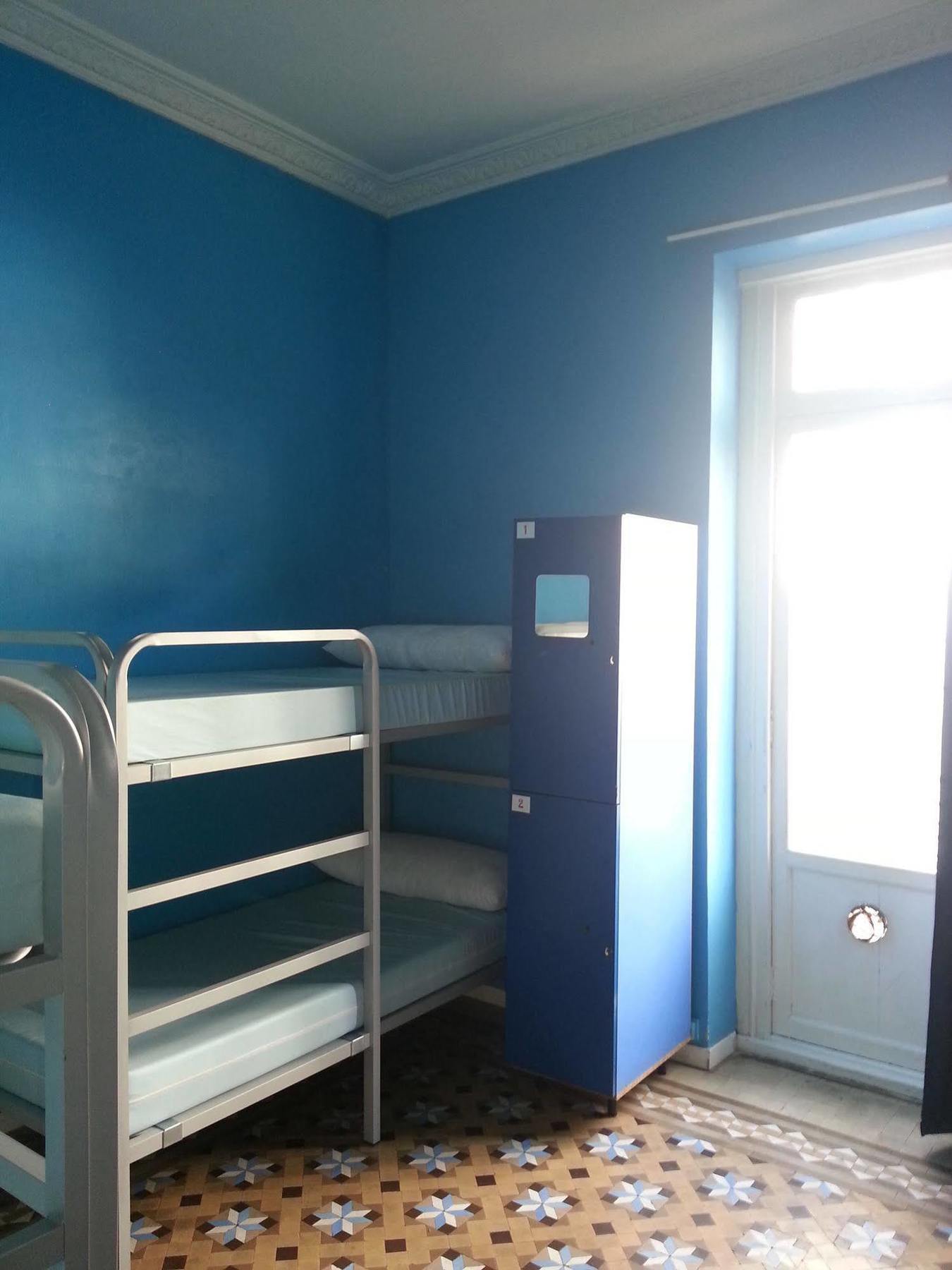 Red Nest Hostel Valencia Luaran gambar