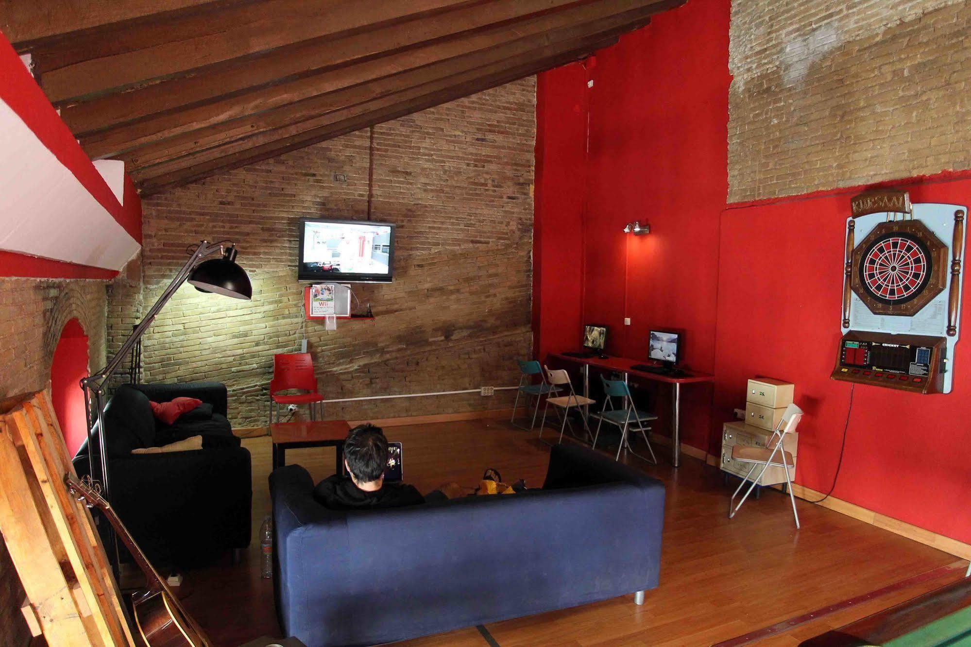 Red Nest Hostel Valencia Luaran gambar