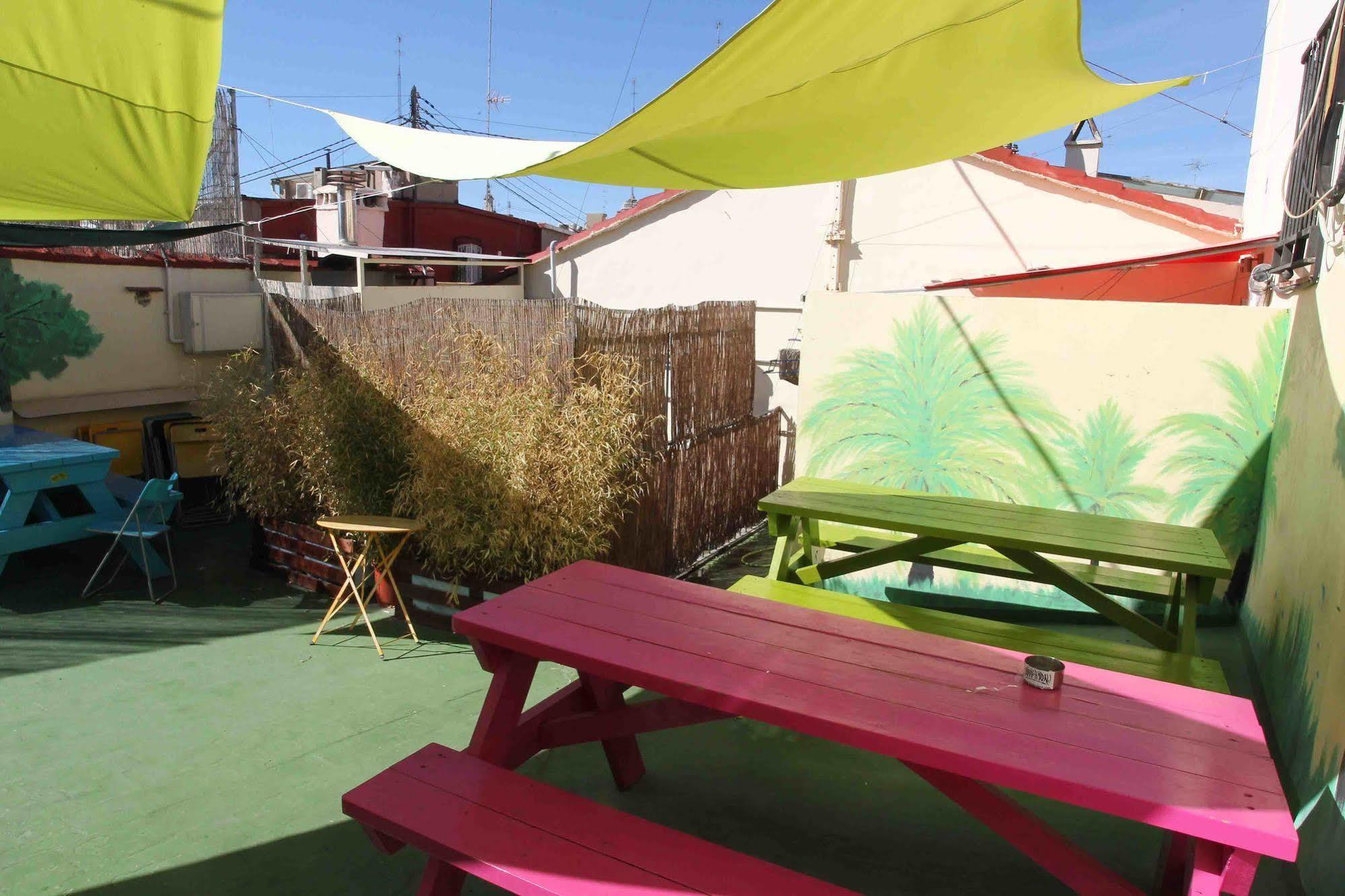 Red Nest Hostel Valencia Luaran gambar