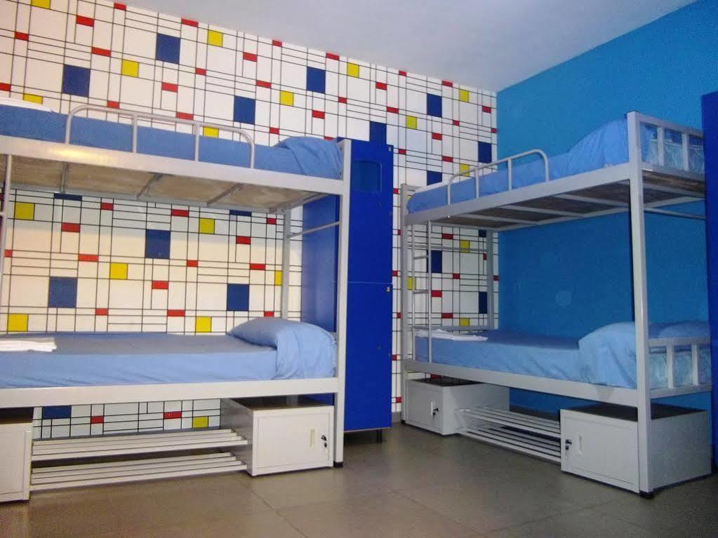 Red Nest Hostel Valencia Luaran gambar